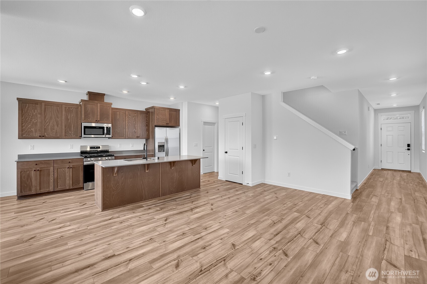 2325 Ash Street Property Photo 7