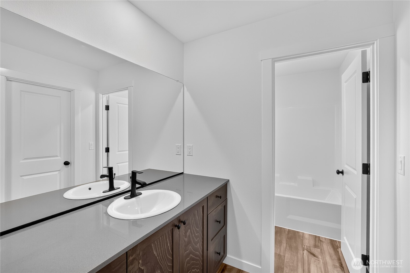 2325 Ash Street Property Photo 27