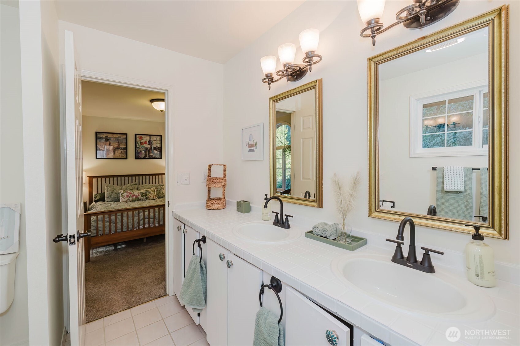 7215 Ne Dolphin Drive Property Photo 16