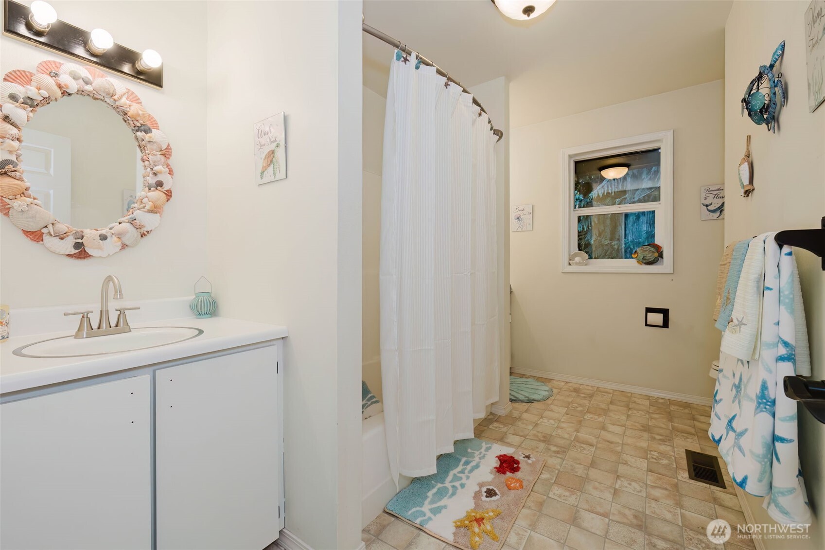 7215 Ne Dolphin Drive Property Photo 19
