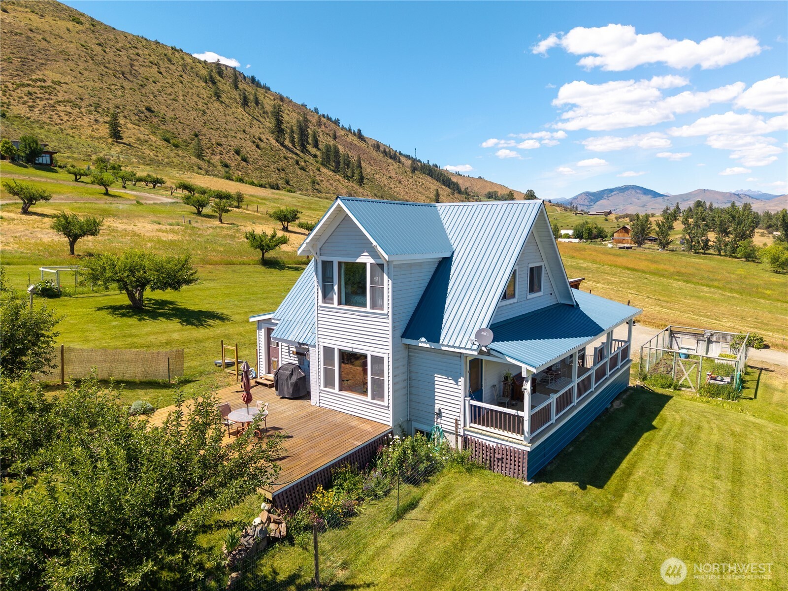 195 Twin Lakes Road Property Photo 3