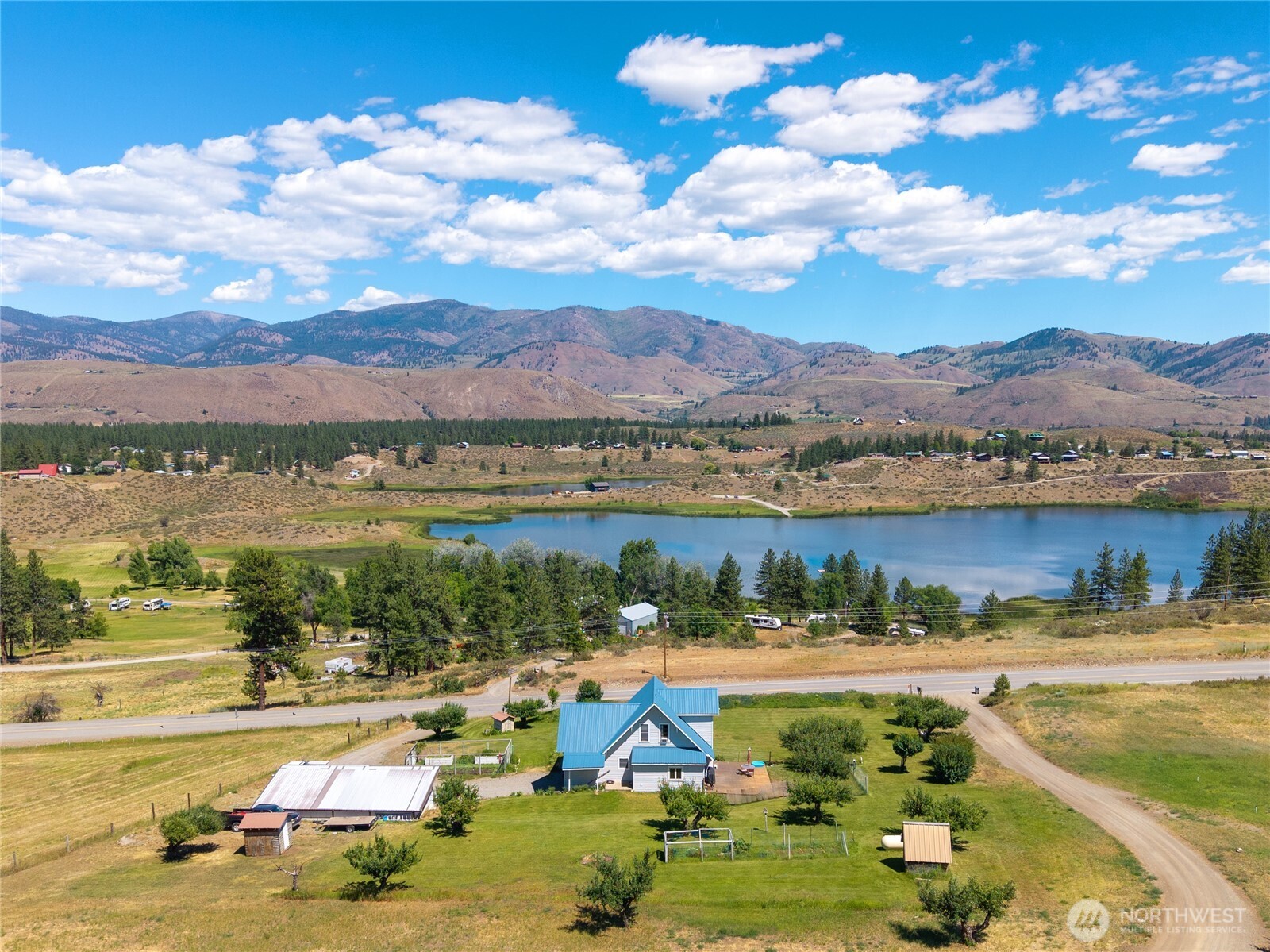 195 Twin Lakes Road Property Photo 4