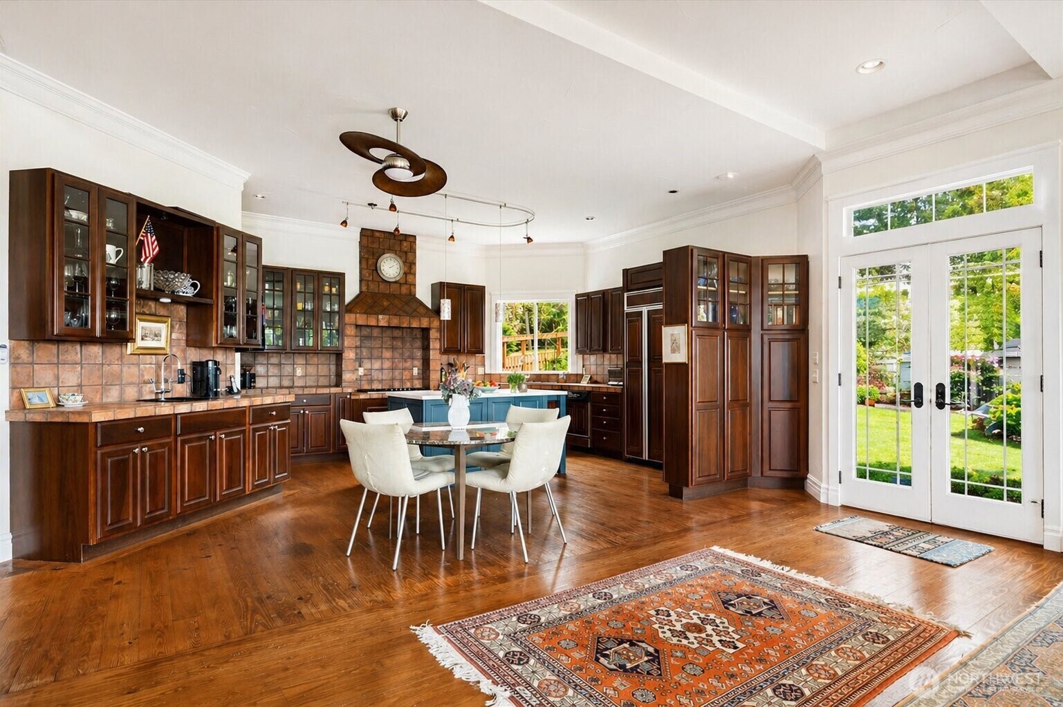 5427 Bayview Road Property Photo 6