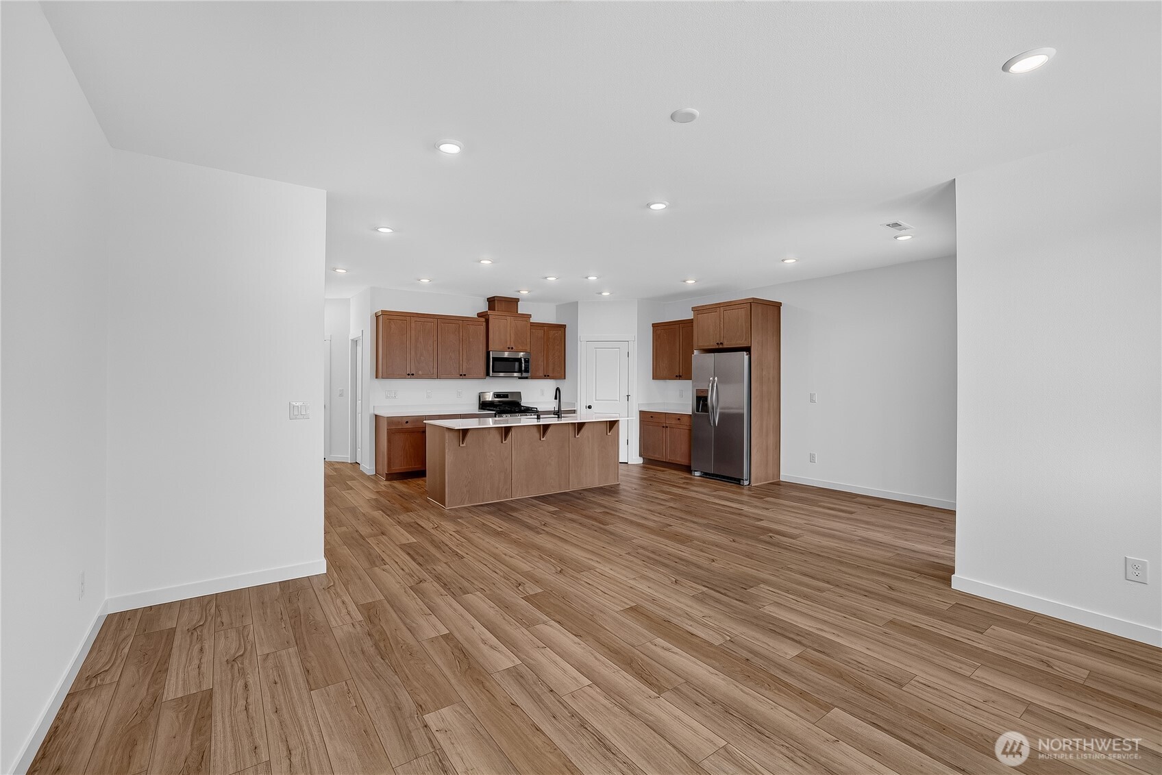2323 Ash Street Property Photo 8