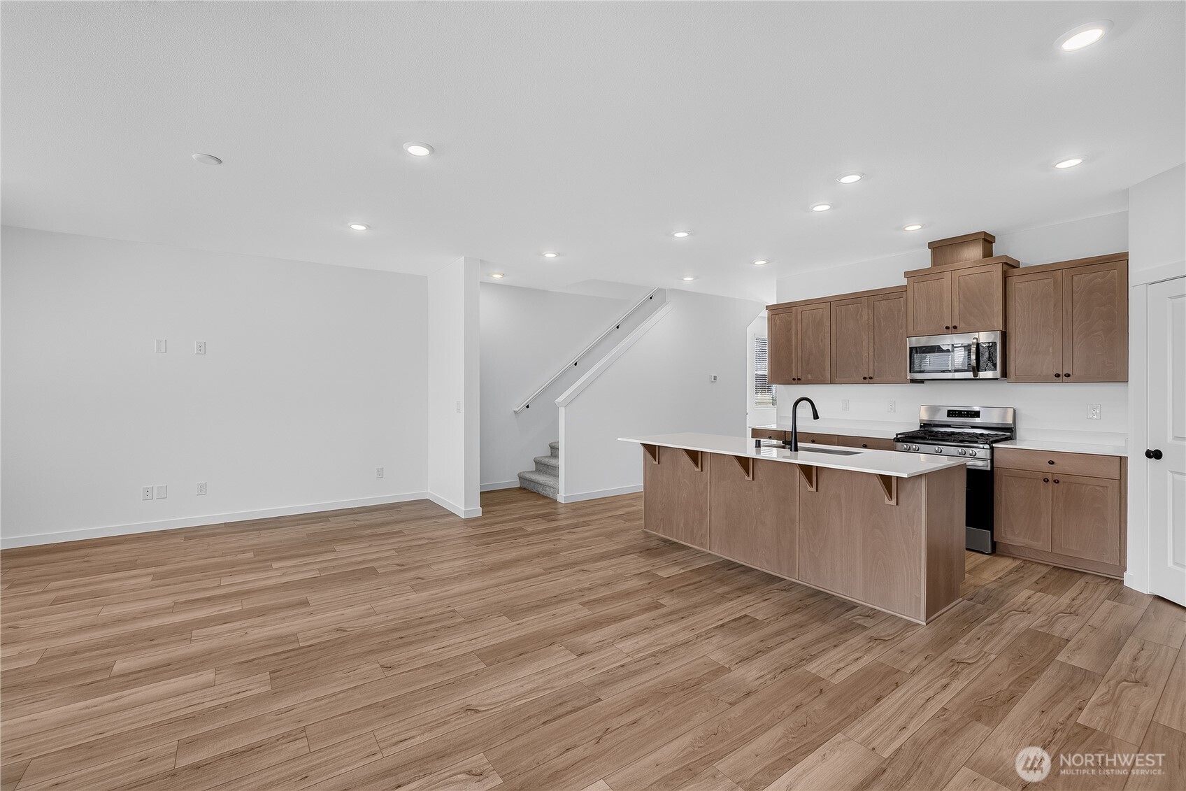 2323 Ash Street Property Photo 9