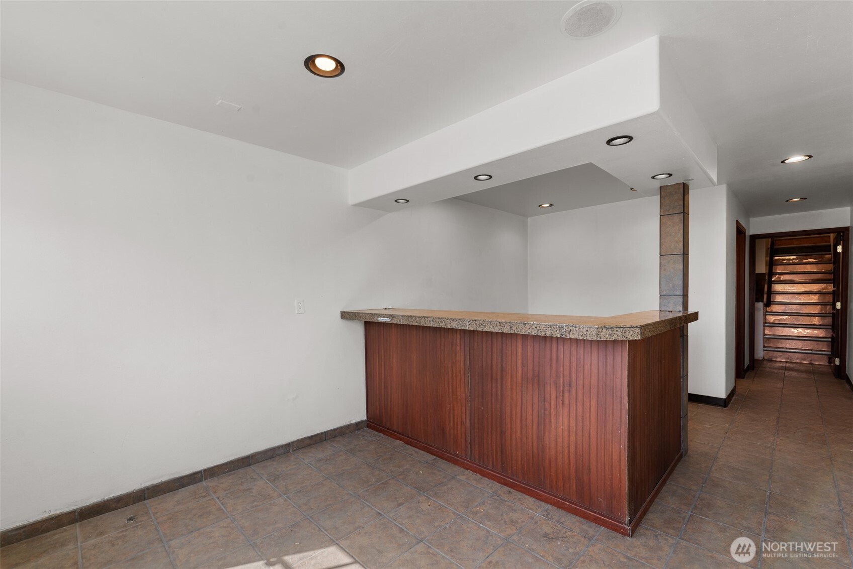 1106 Crescent Street Property Photo 7