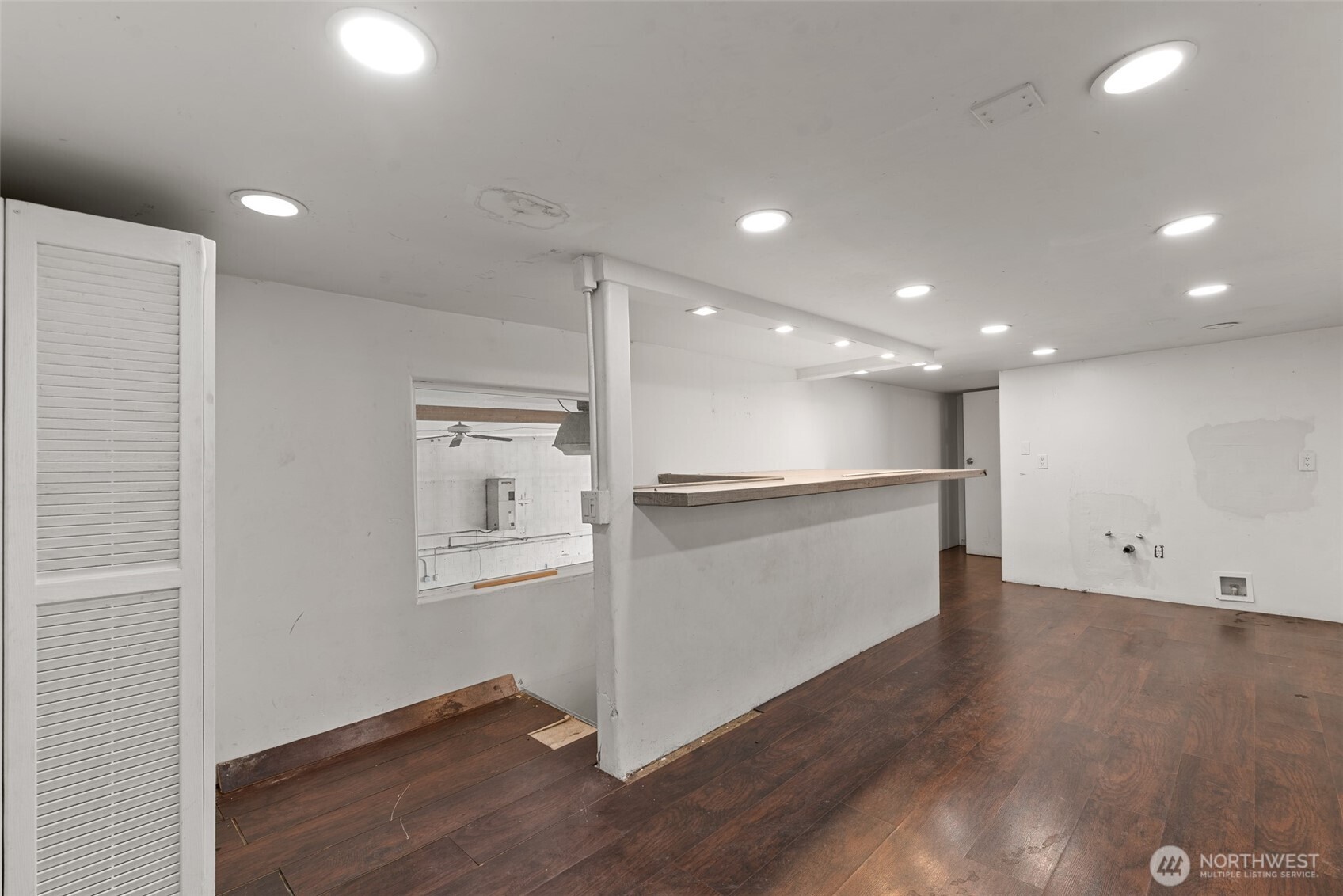 1106 Crescent Street Property Photo 11