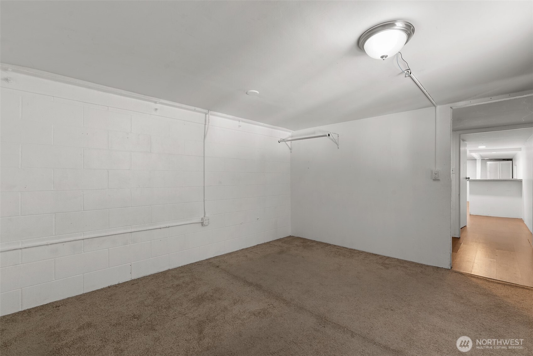 1106 Crescent Street Property Photo 19