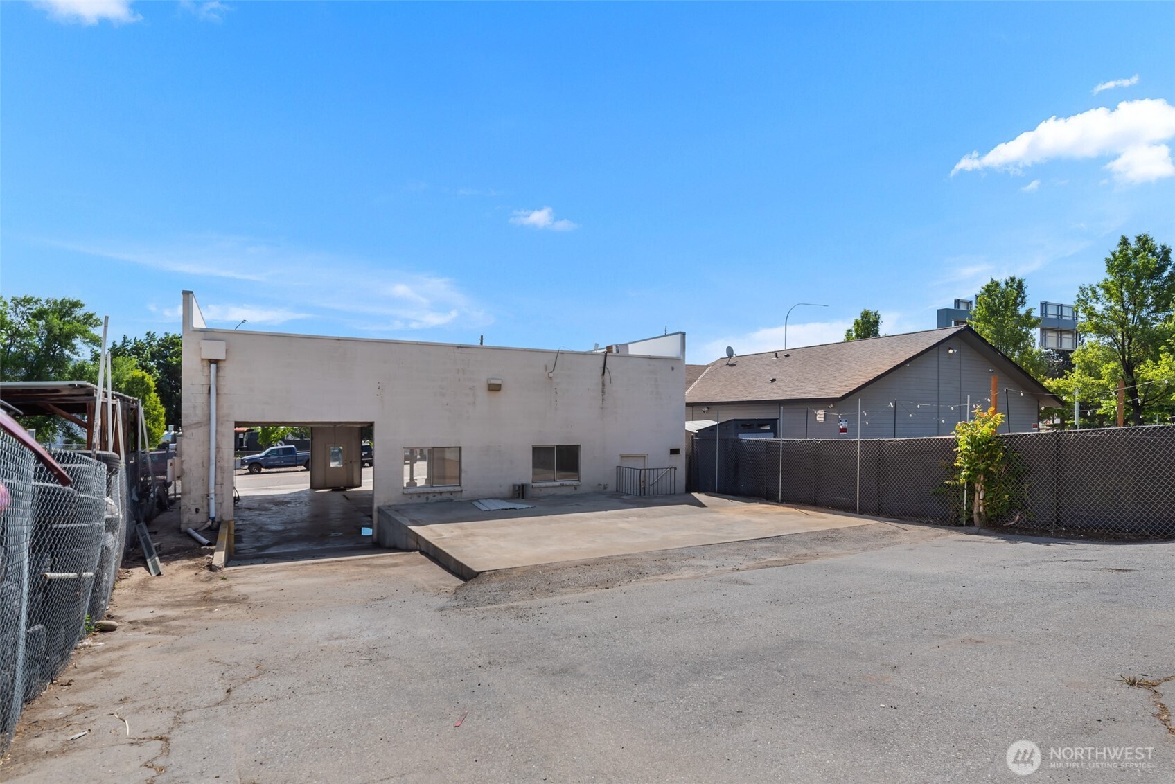 1106 Crescent Street Property Photo 28