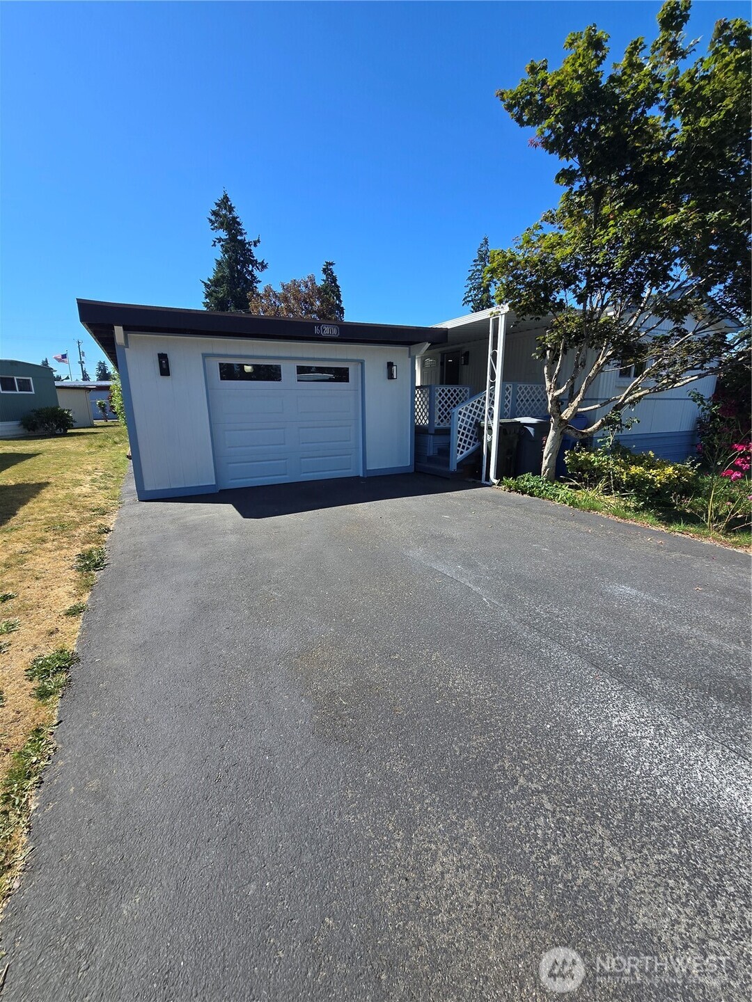 20710 9th Avenue 16 Property Photo 1