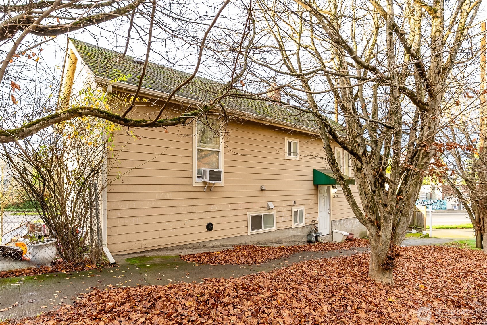 3823 Delridge Way Property Photo 2