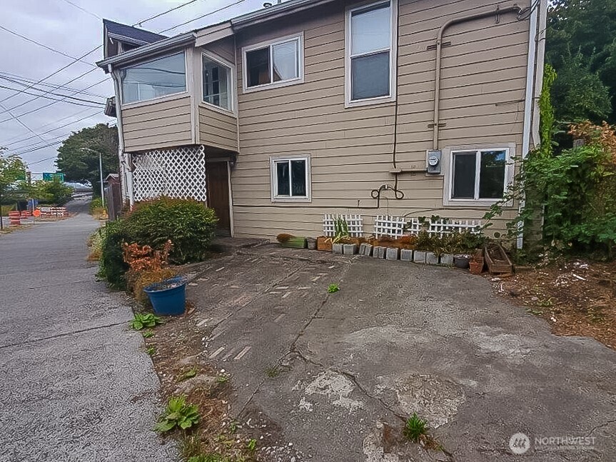 3823 Delridge Way Property Photo 18