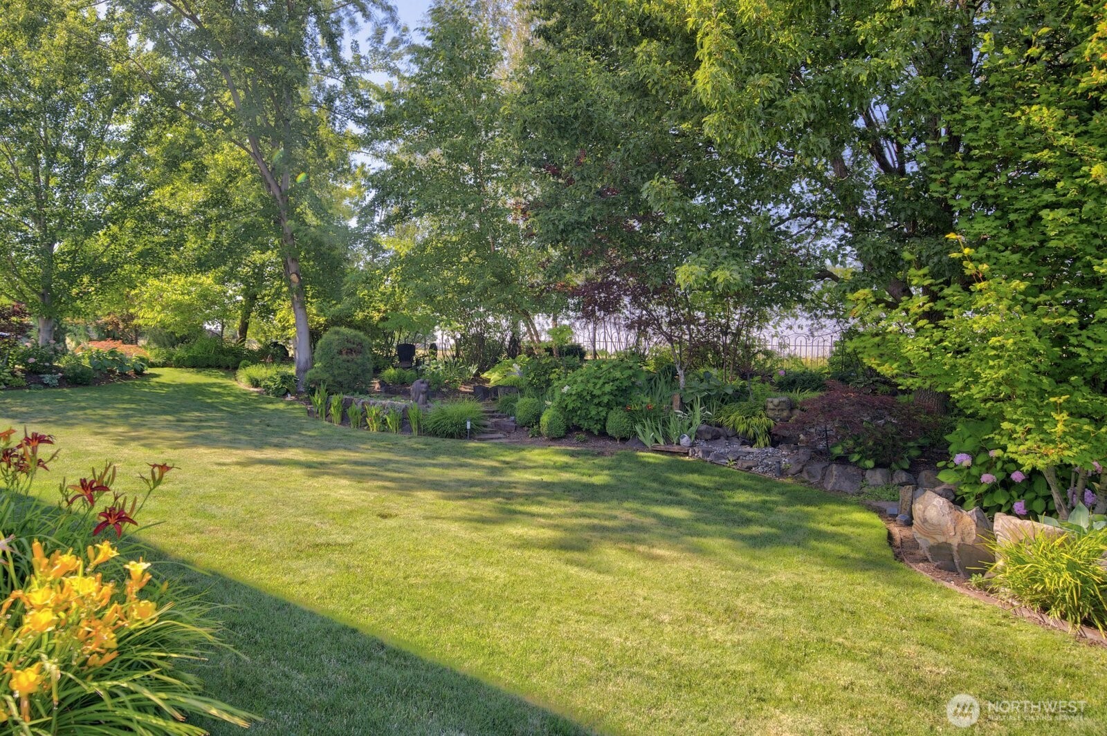 1047 Se Crestlane Drive Property Photo 34