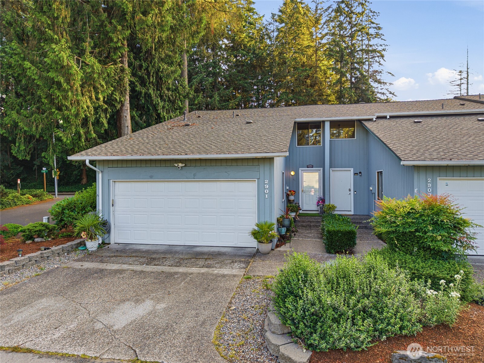 2901 27th Place Property Photo 1
