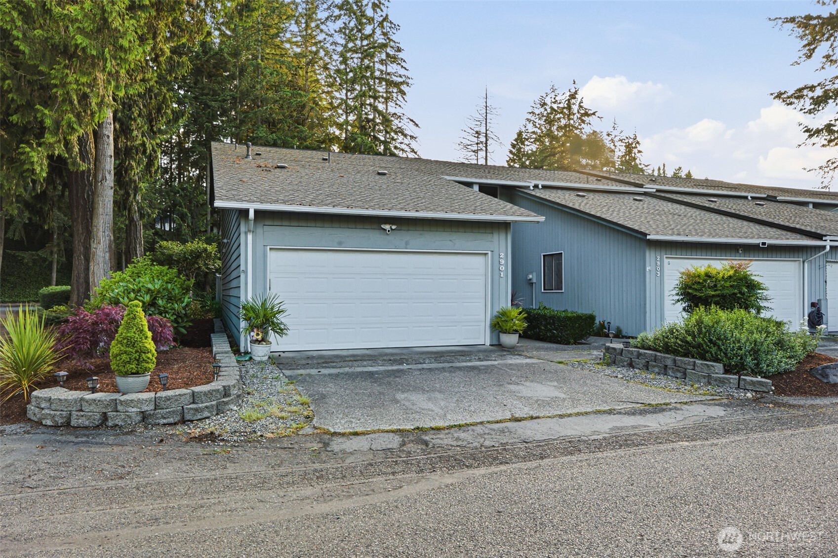 2901 27th Place Property Photo 2