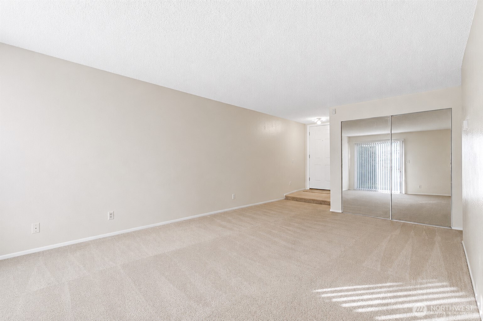 2901 27th Place Property Photo 6