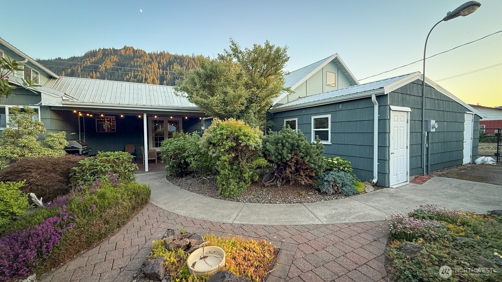 298 4th Street Street Property Photo 35