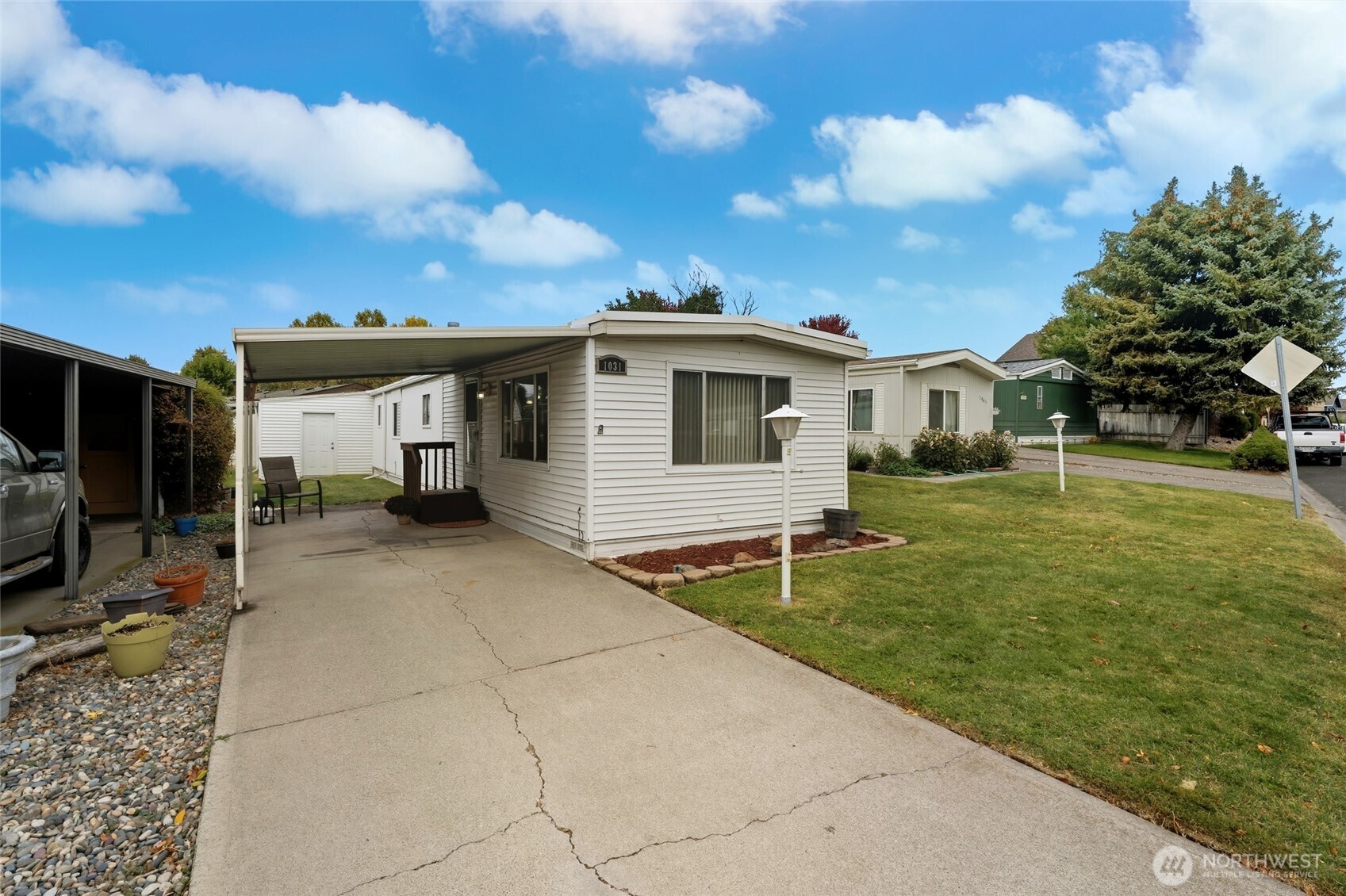 1031 Se Scenic View Drive Property Photo 1