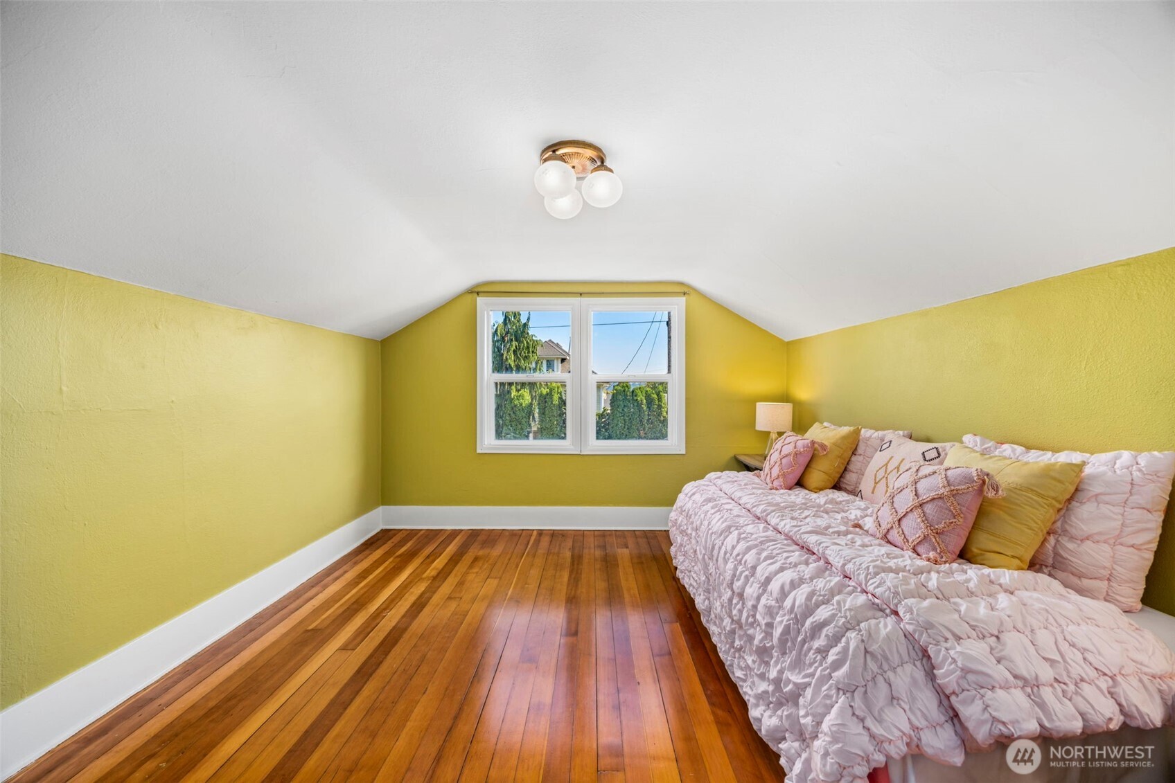 1216 Burwell St Property Photo 24