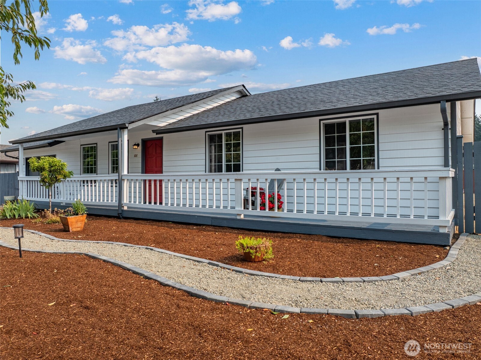 108 Sunnyside Drive Property Photo 1