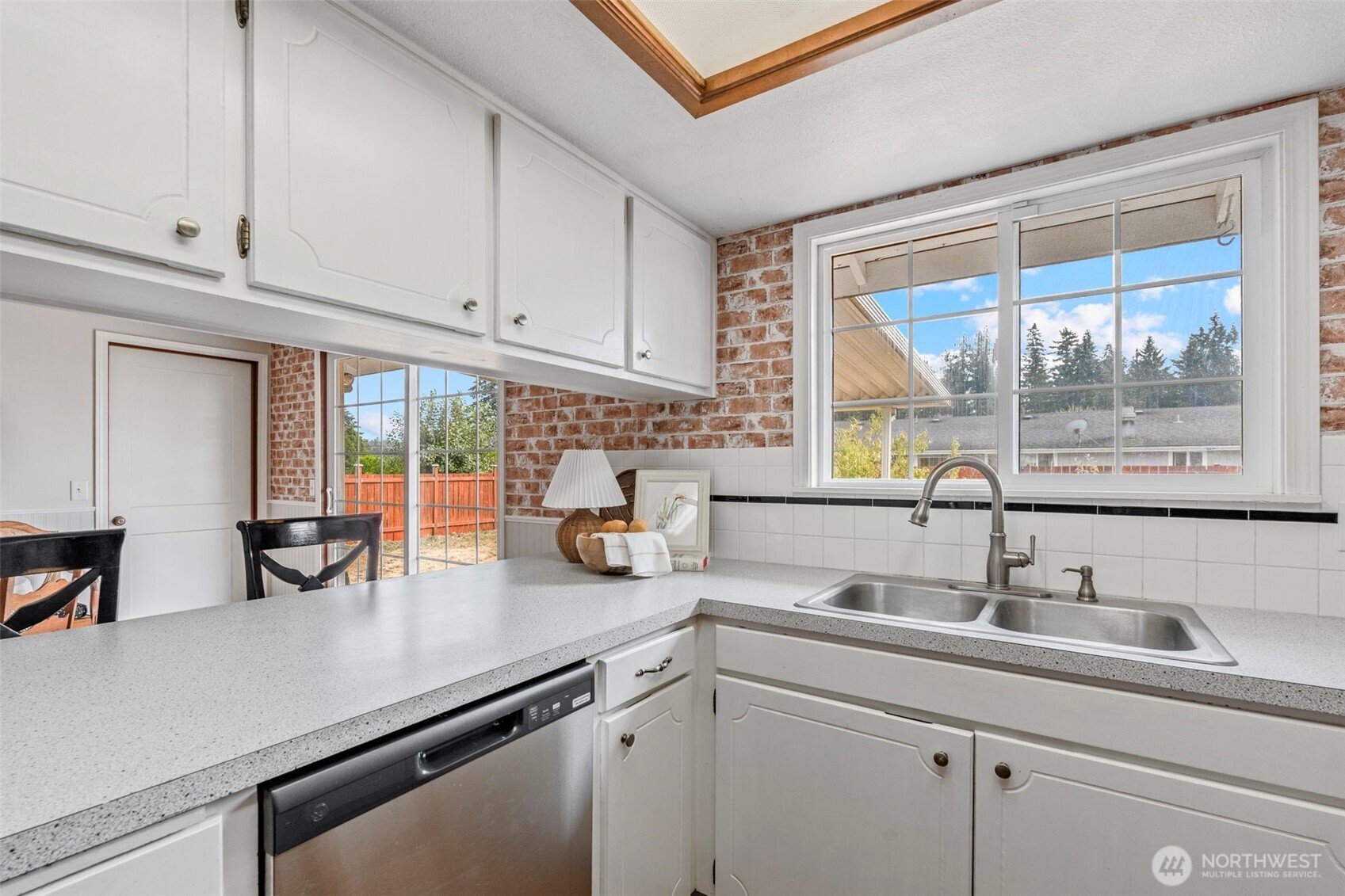 108 Sunnyside Drive Property Photo 11