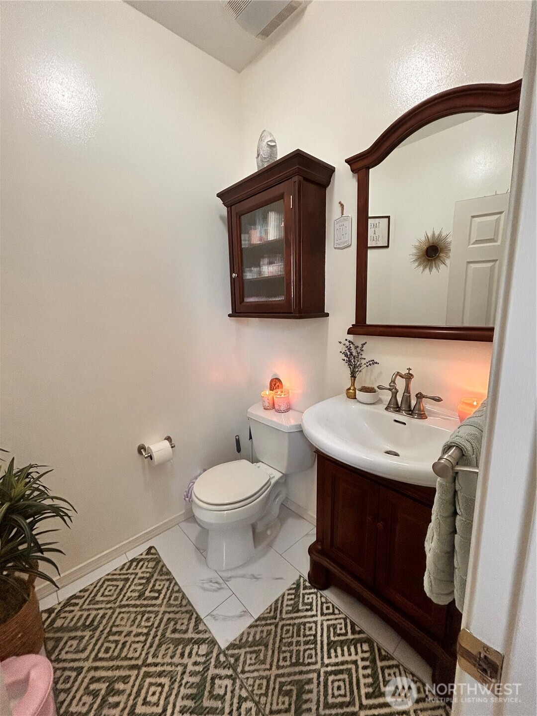 1948 Amelia Street Property Photo 3