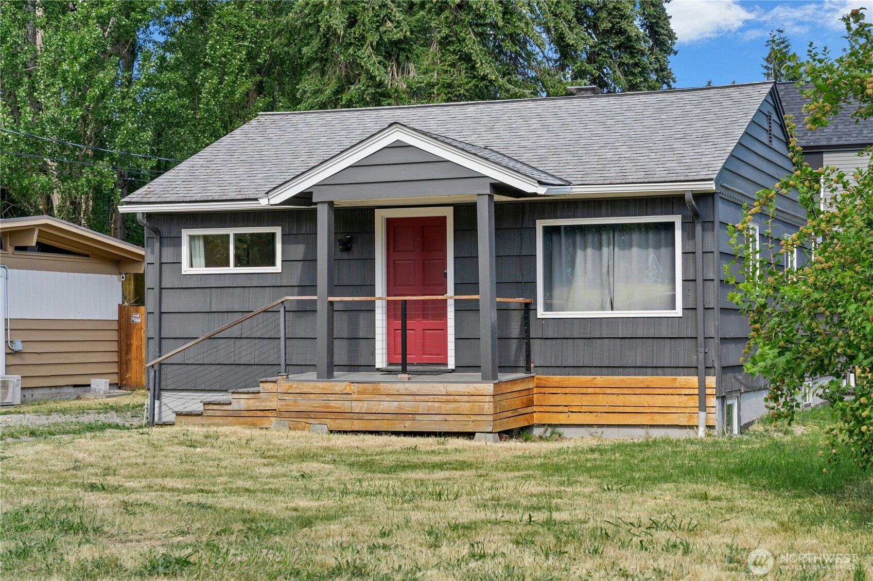 9520 2nd Avenue Property Photo 1