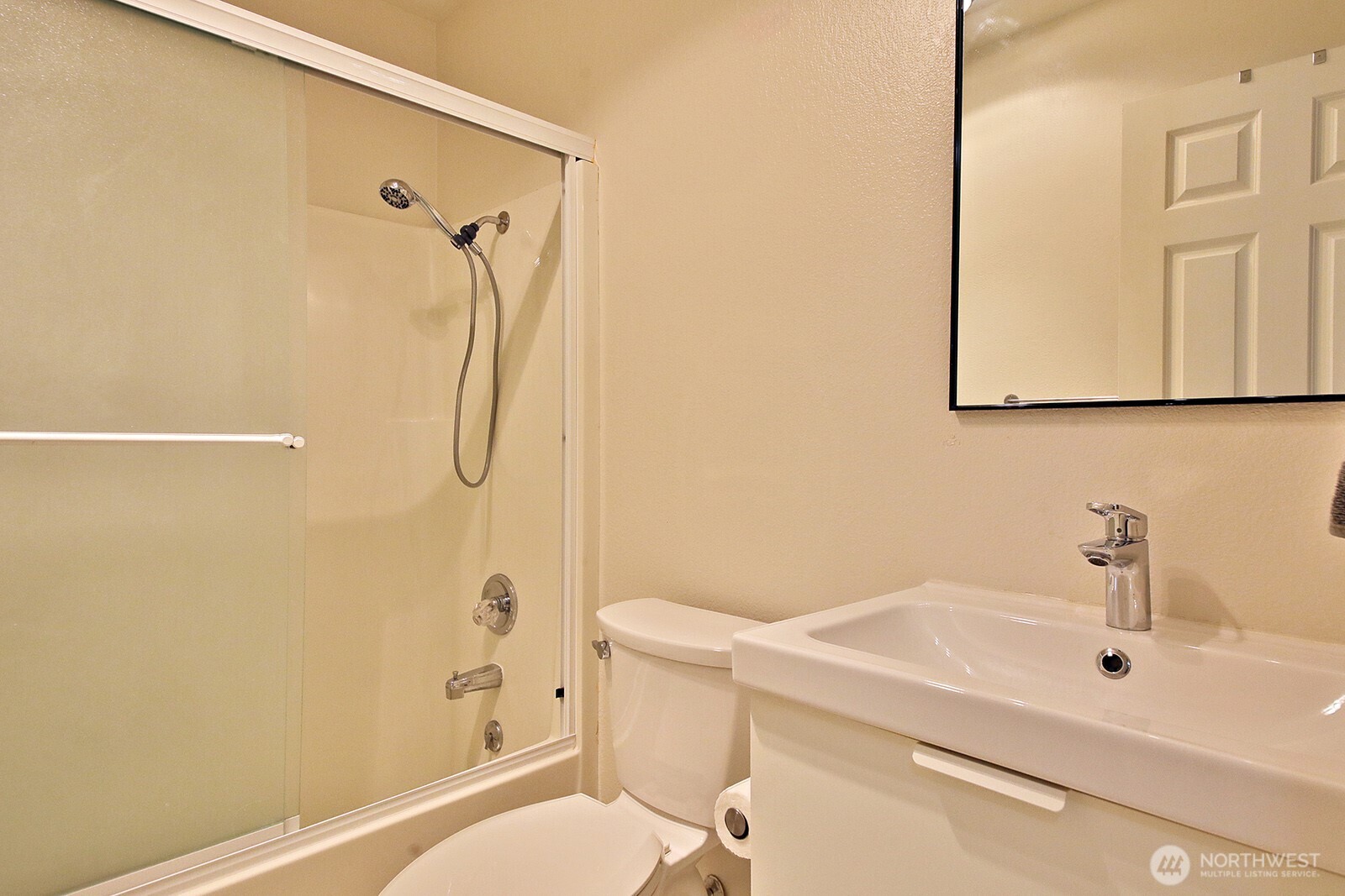 137 4th Street A2 Property Photo 4