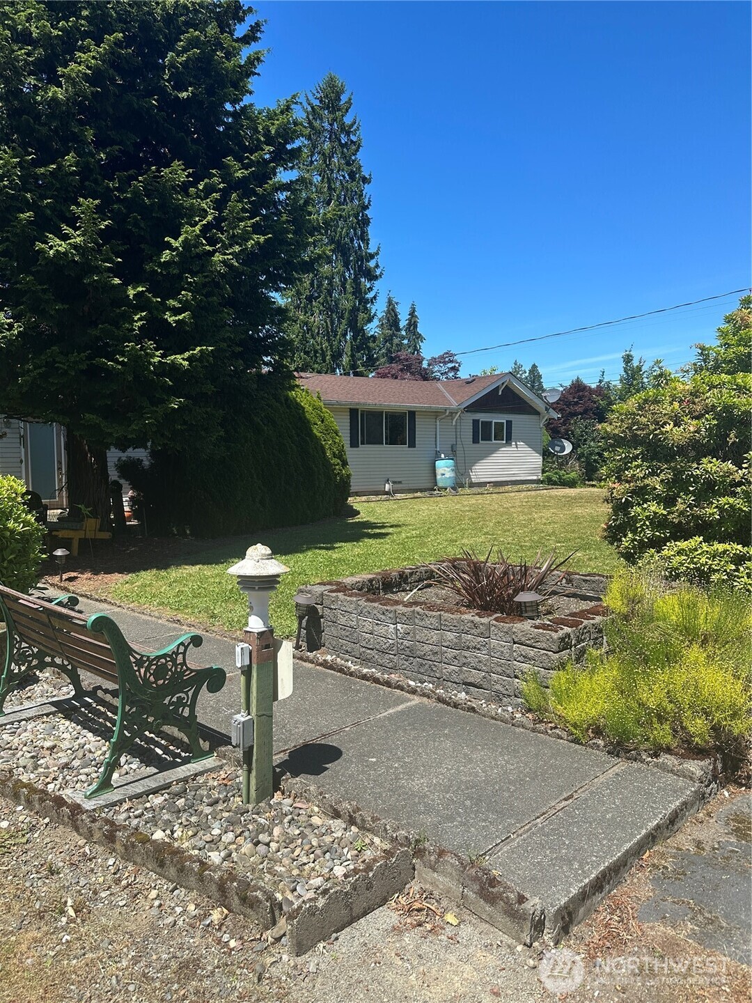 2626 100th Street Property Photo 2