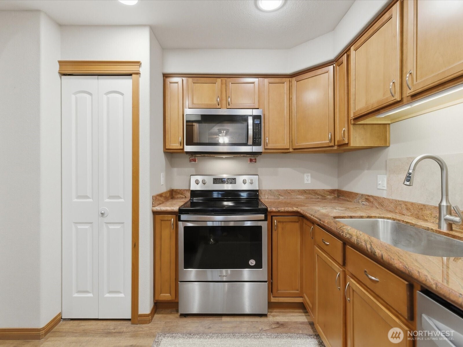 20414 26th Avenue L2 Property Photo 8