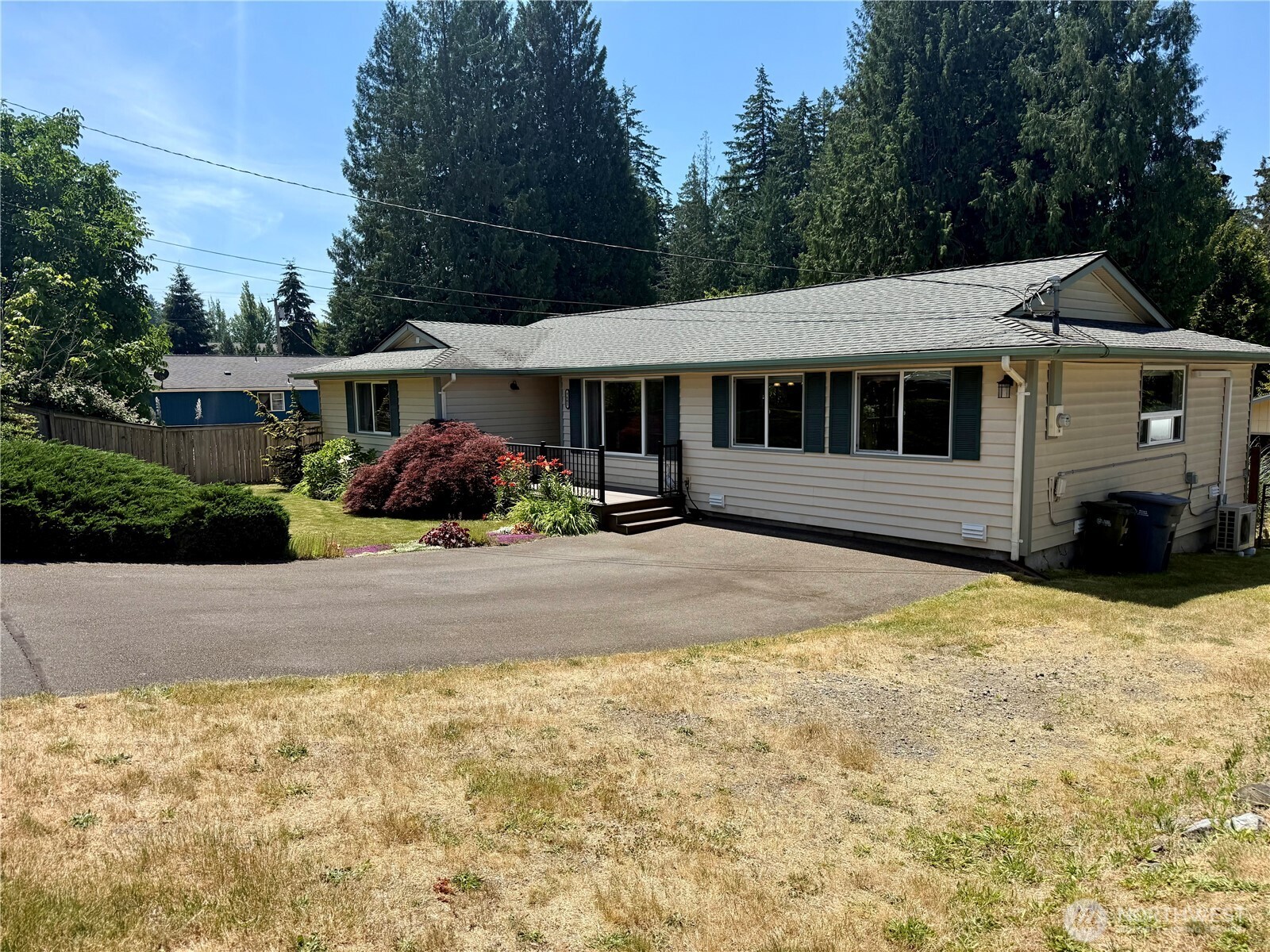 9605 208th Avenue Property Photo 3