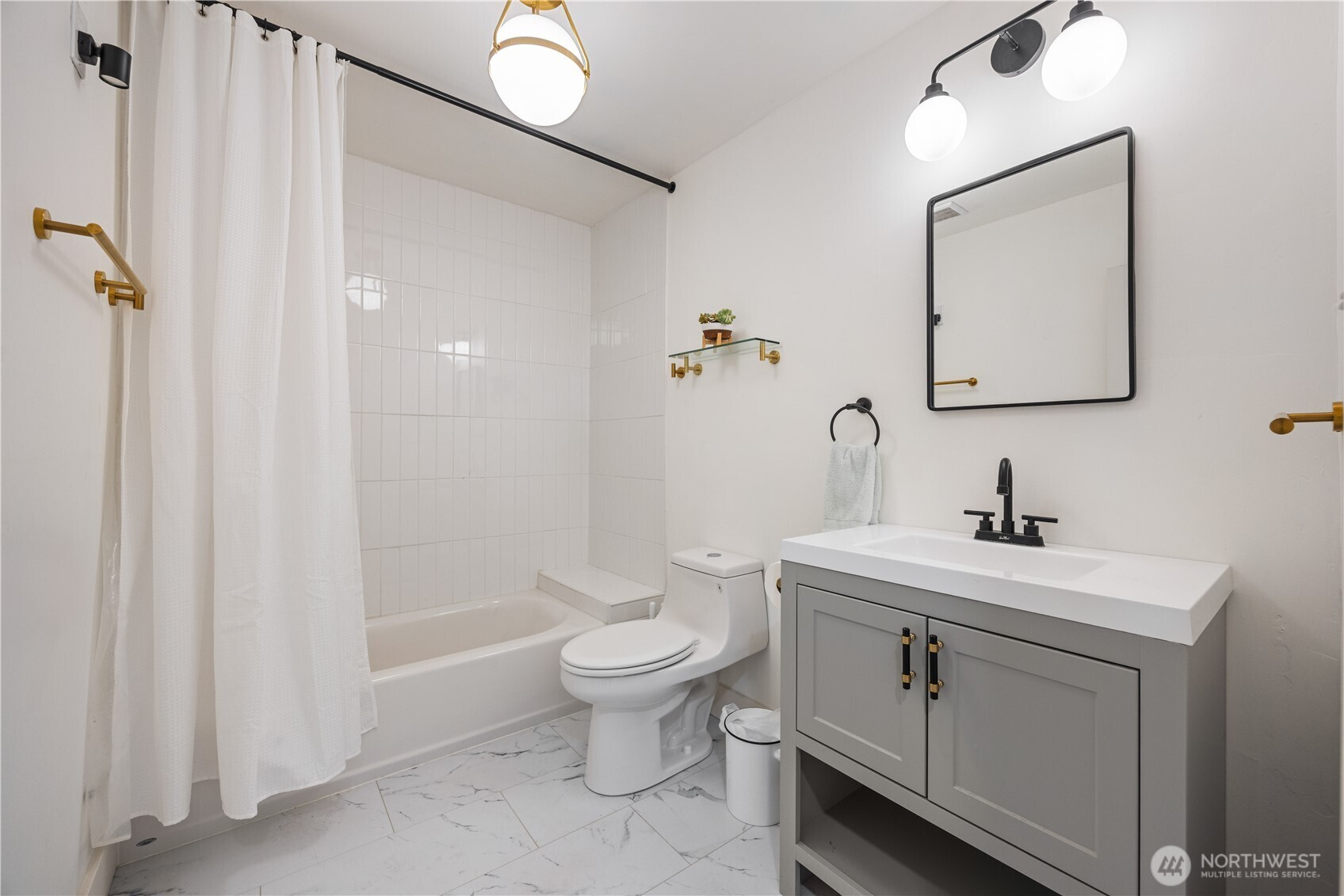 123 Chris Street Property Photo 8