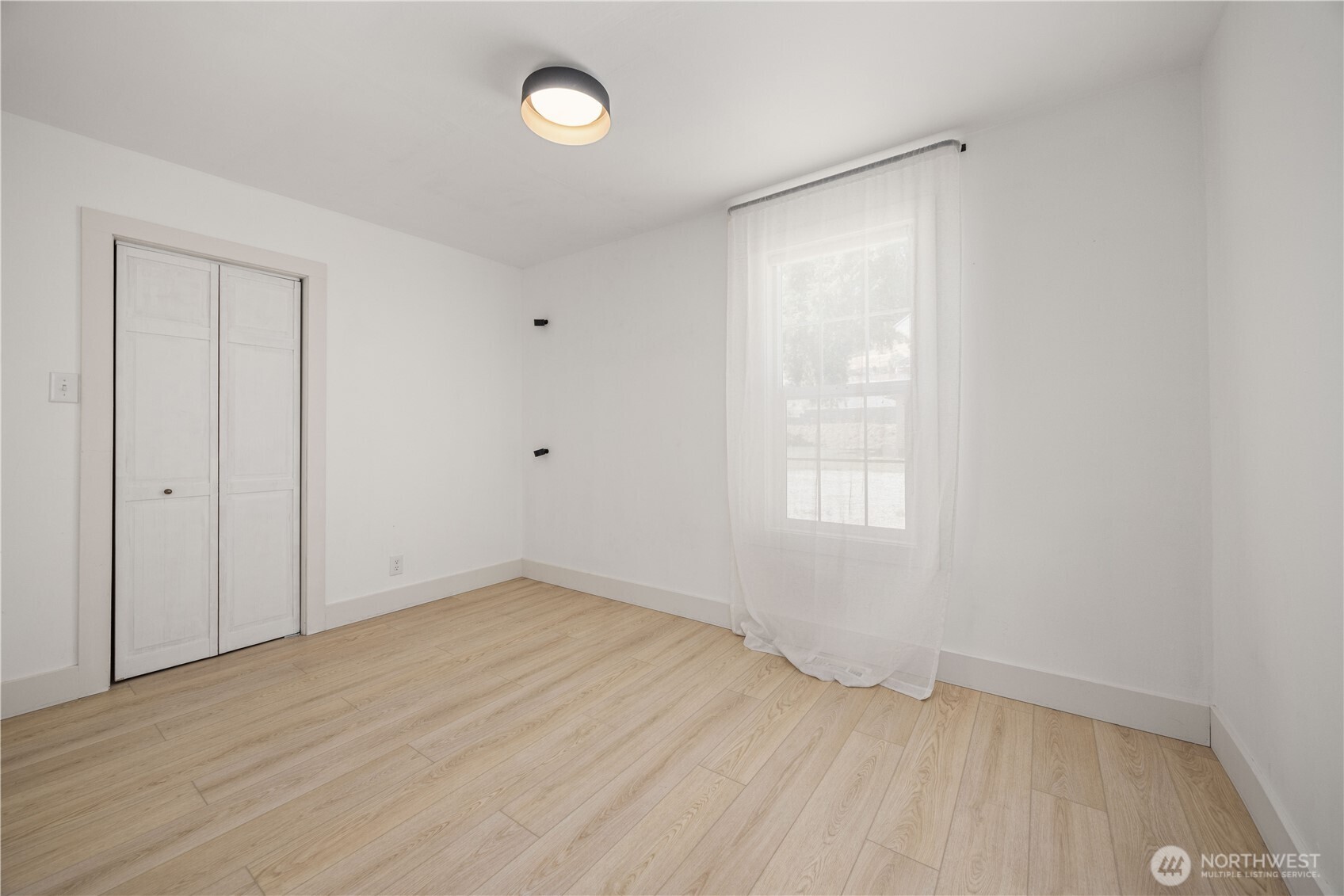 123 Chris Street Property Photo 11