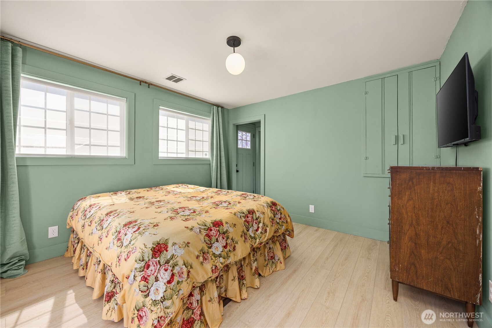 123 Chris Street Property Photo 13