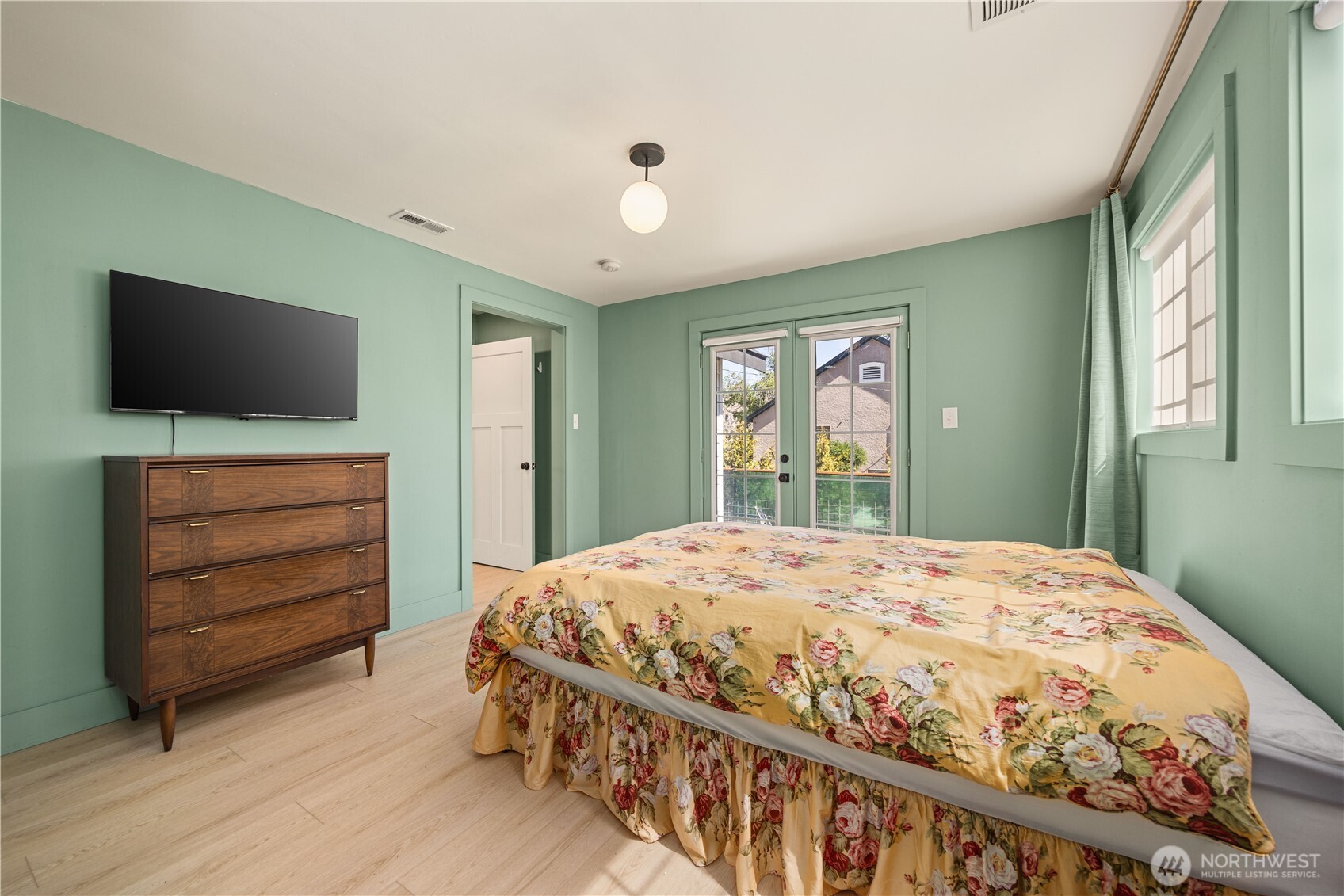 123 Chris Street Property Photo 16