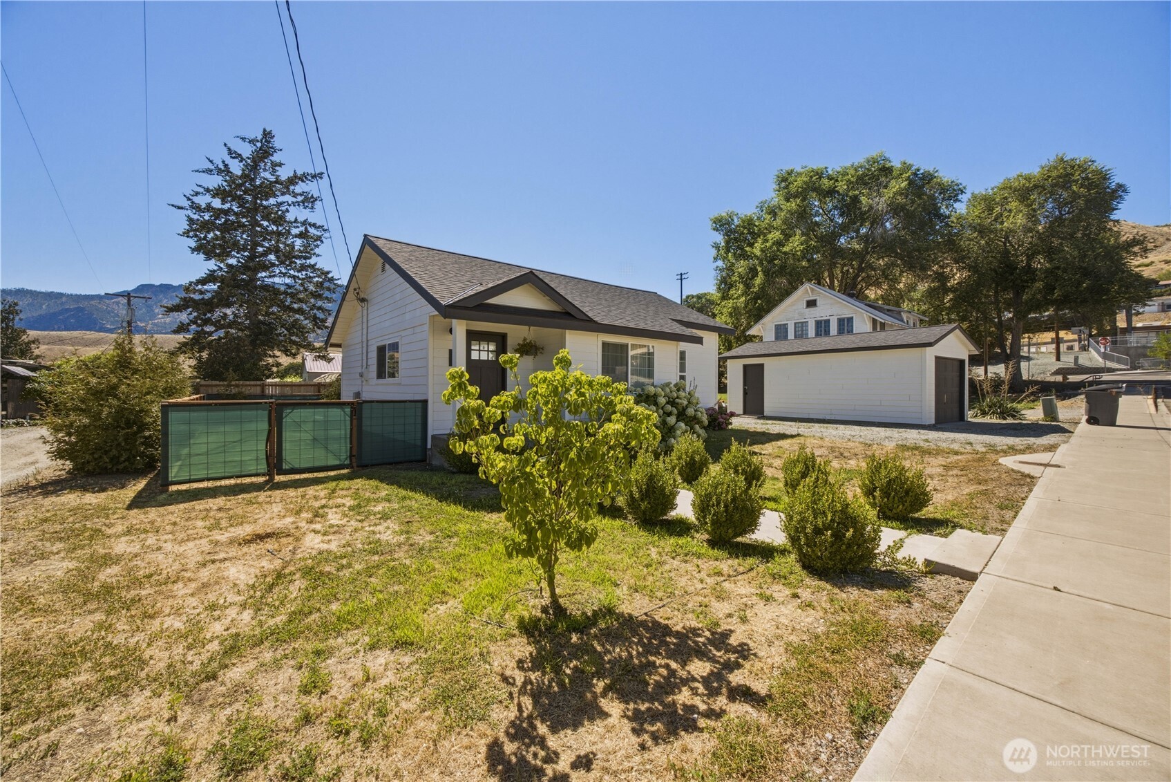 123 Chris Street Property Photo 18