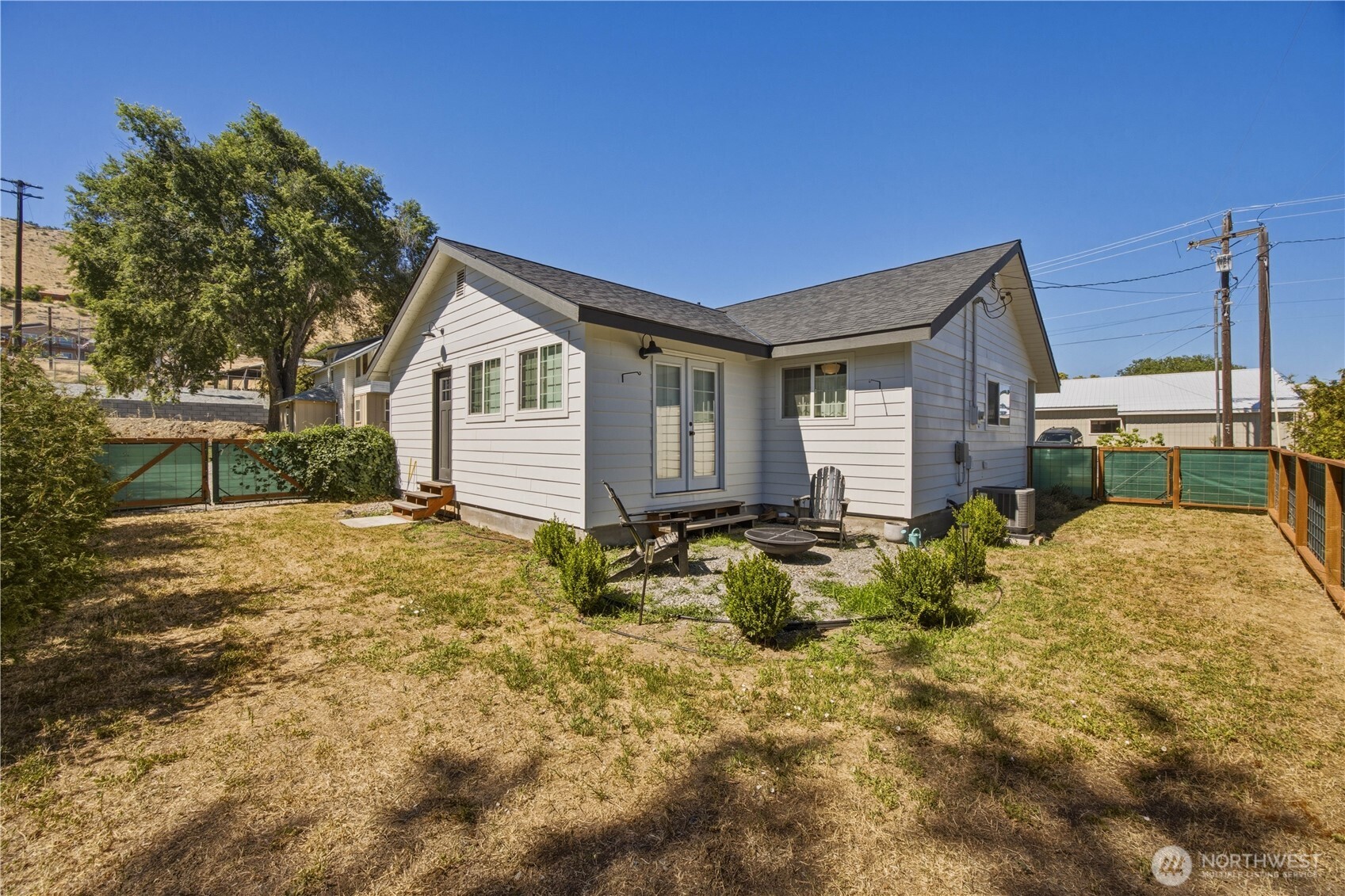 123 Chris Street Property Photo 20