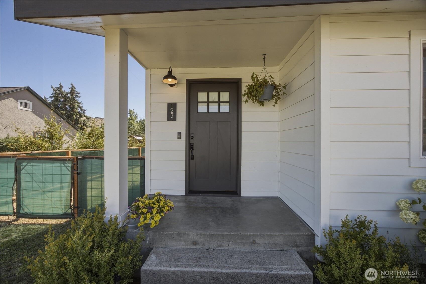 123 Chris Street Property Photo 23