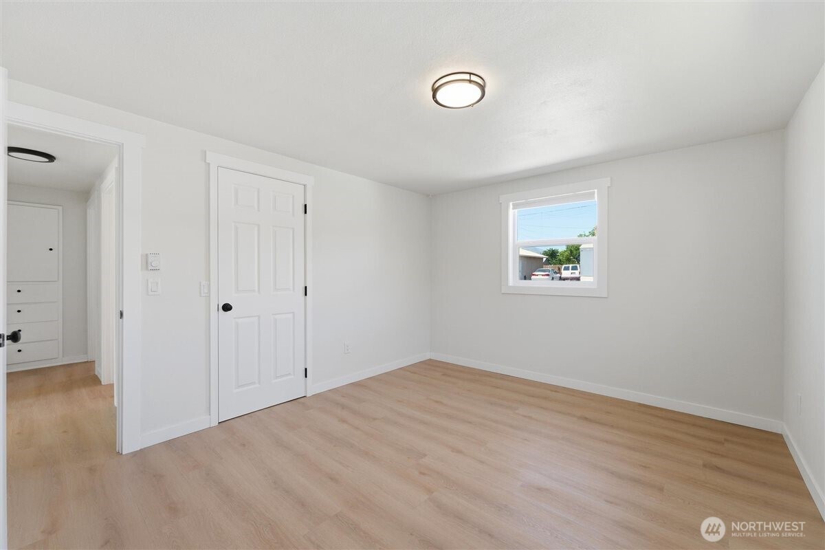 607 S 1st Street Property Photo 16