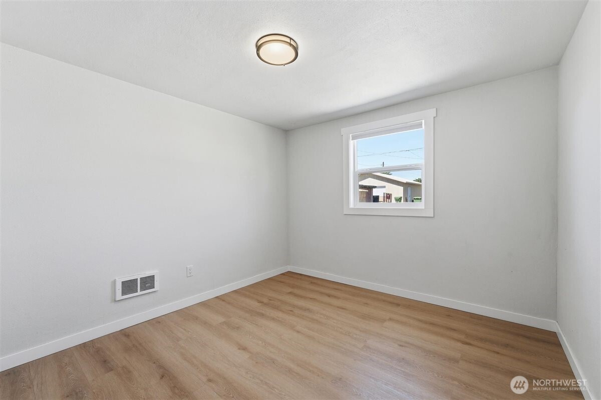 607 S 1st Street Property Photo 25