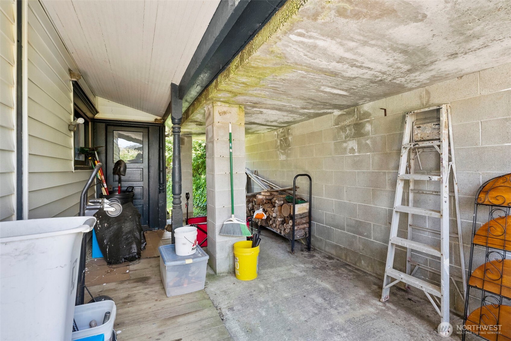 714 W First Street Property Photo 40