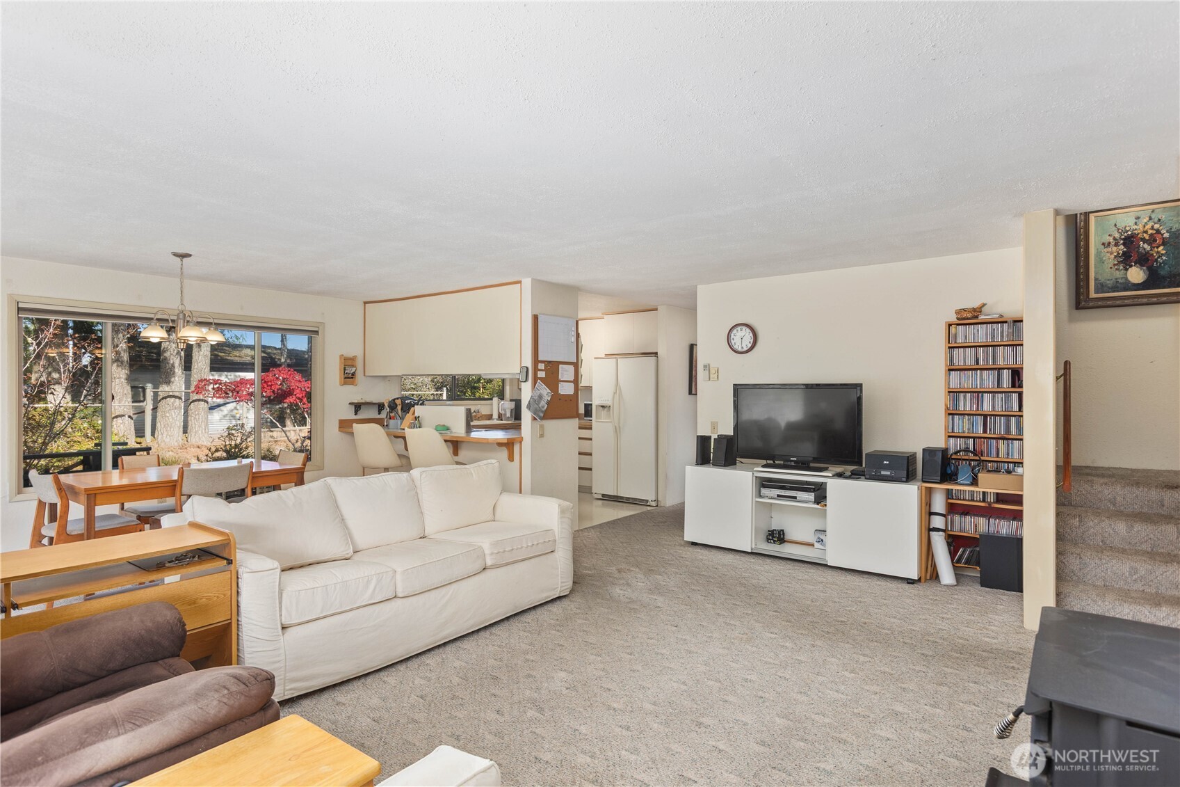 350 Olympic Drive Property Photo 5