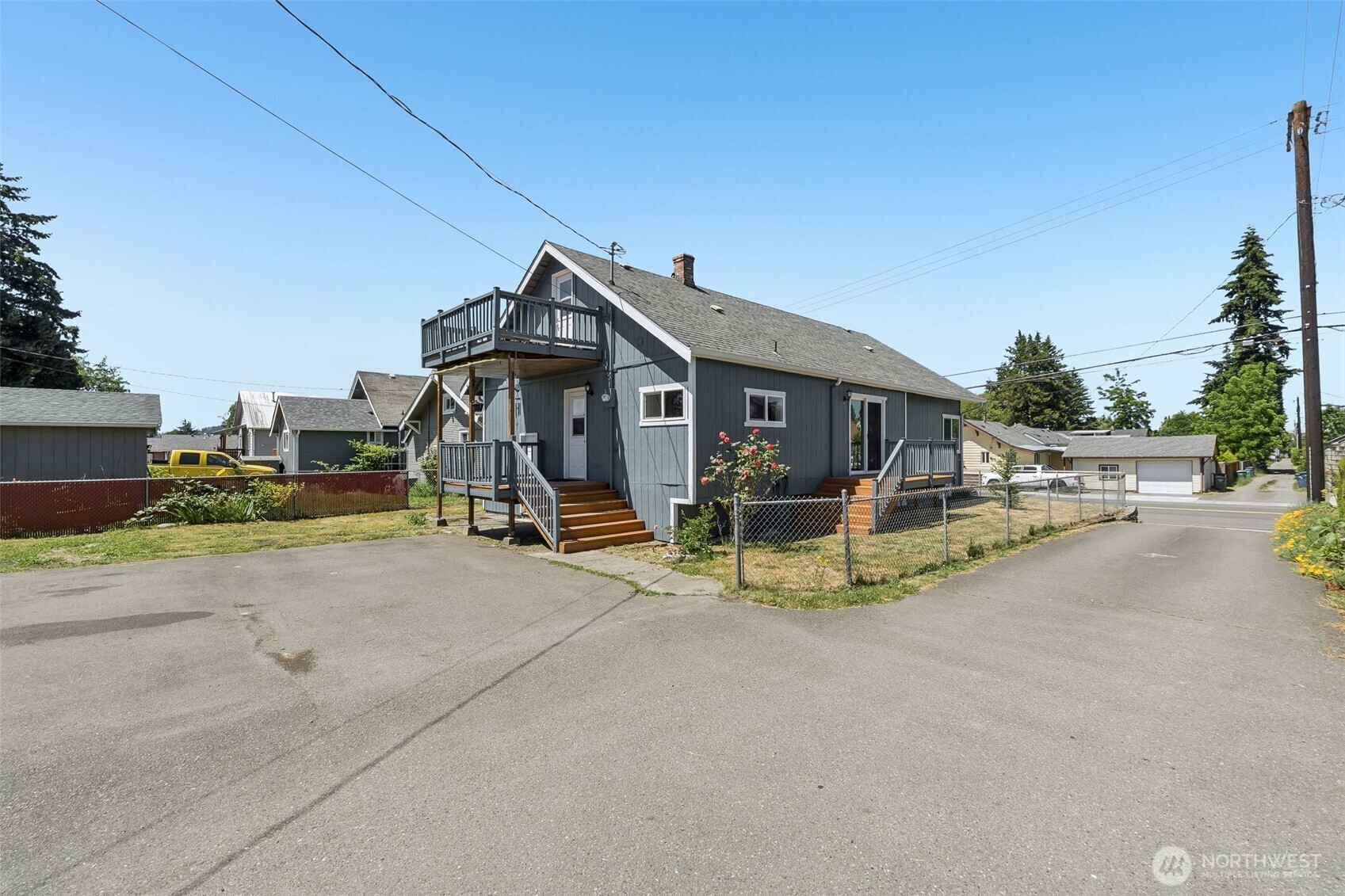806 4th Street Property Photo 2