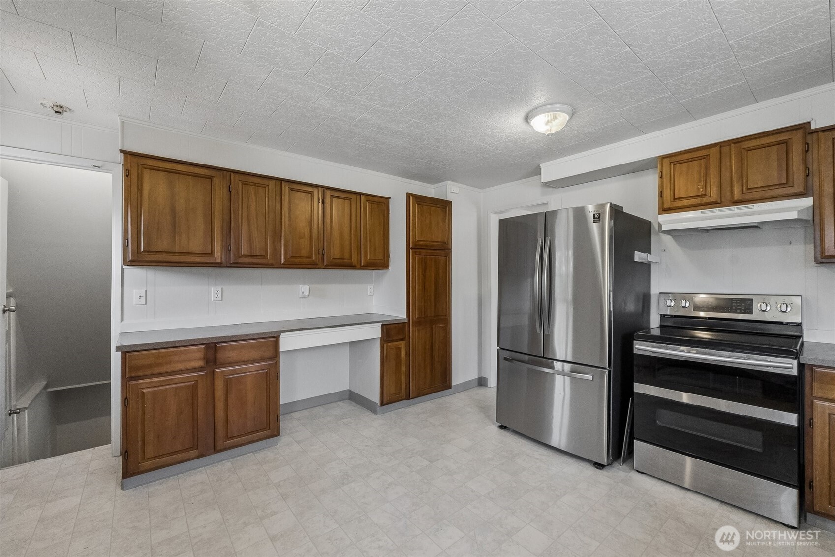 806 4th Street Property Photo 5