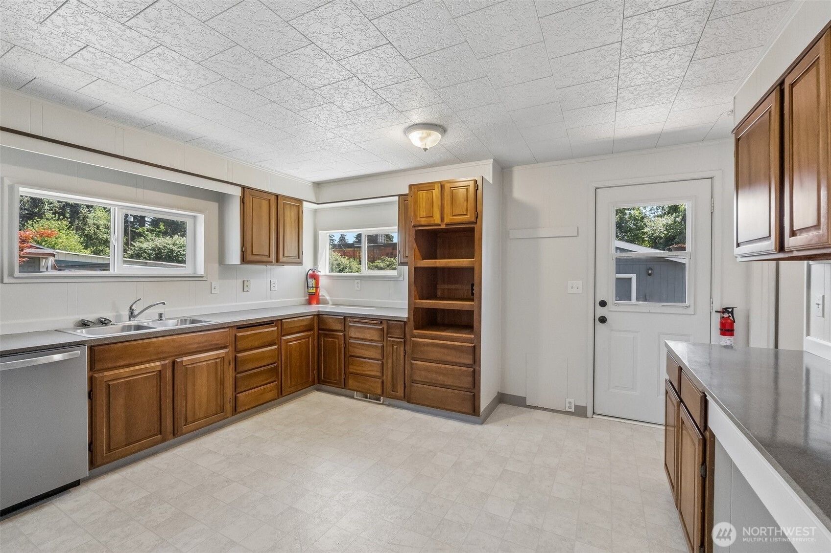 806 4th Street Property Photo 6