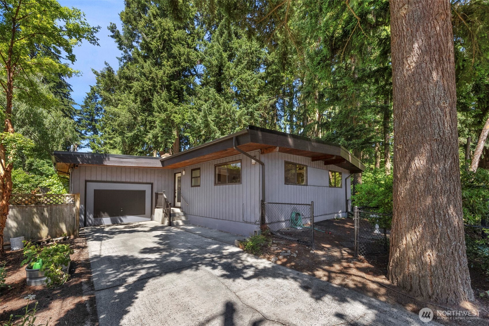 12521 2nd Avenue Property Photo 1