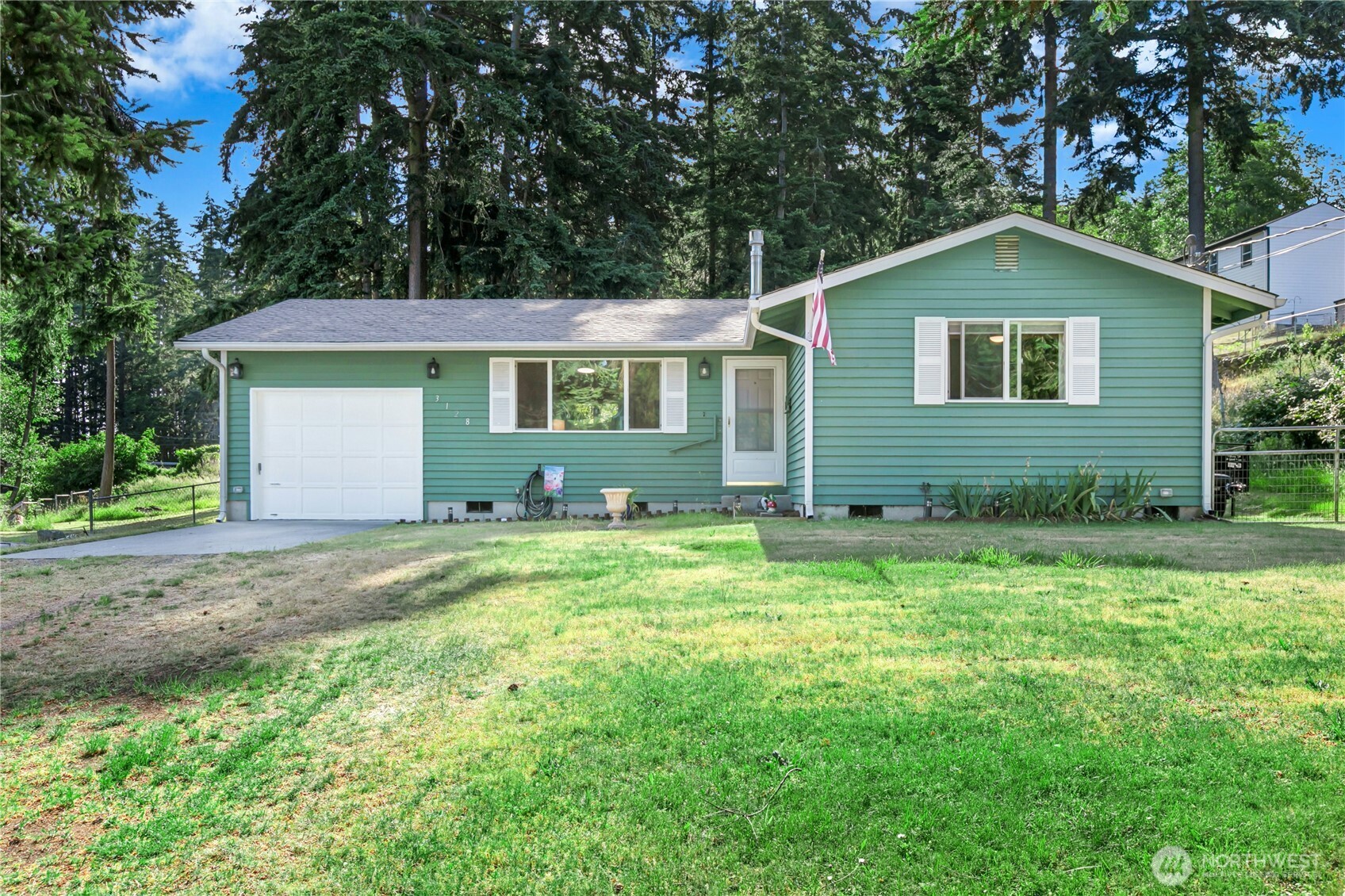 3128 Summit Boulevard Property Photo 1