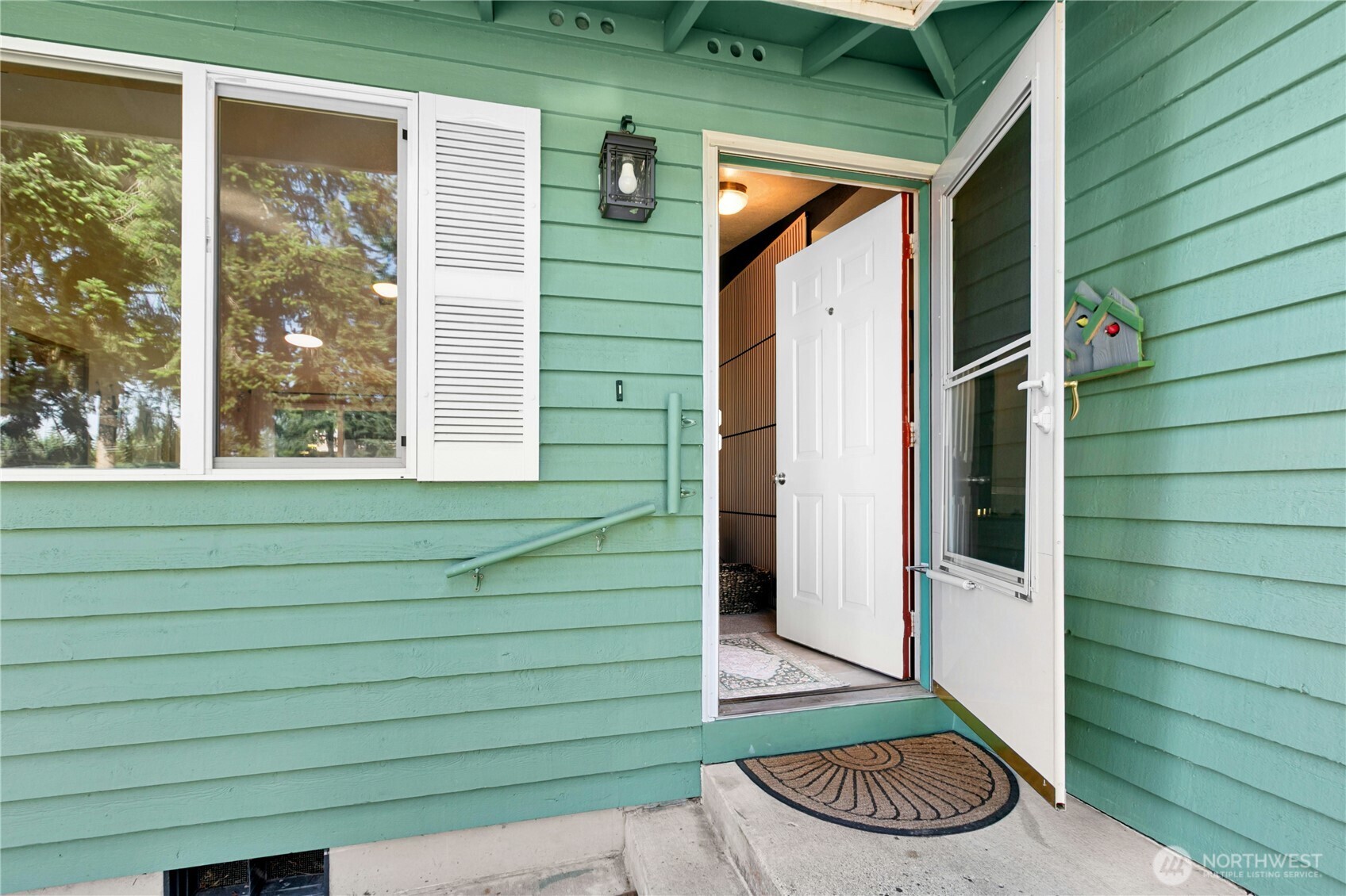 3128 Summit Boulevard Property Photo 5
