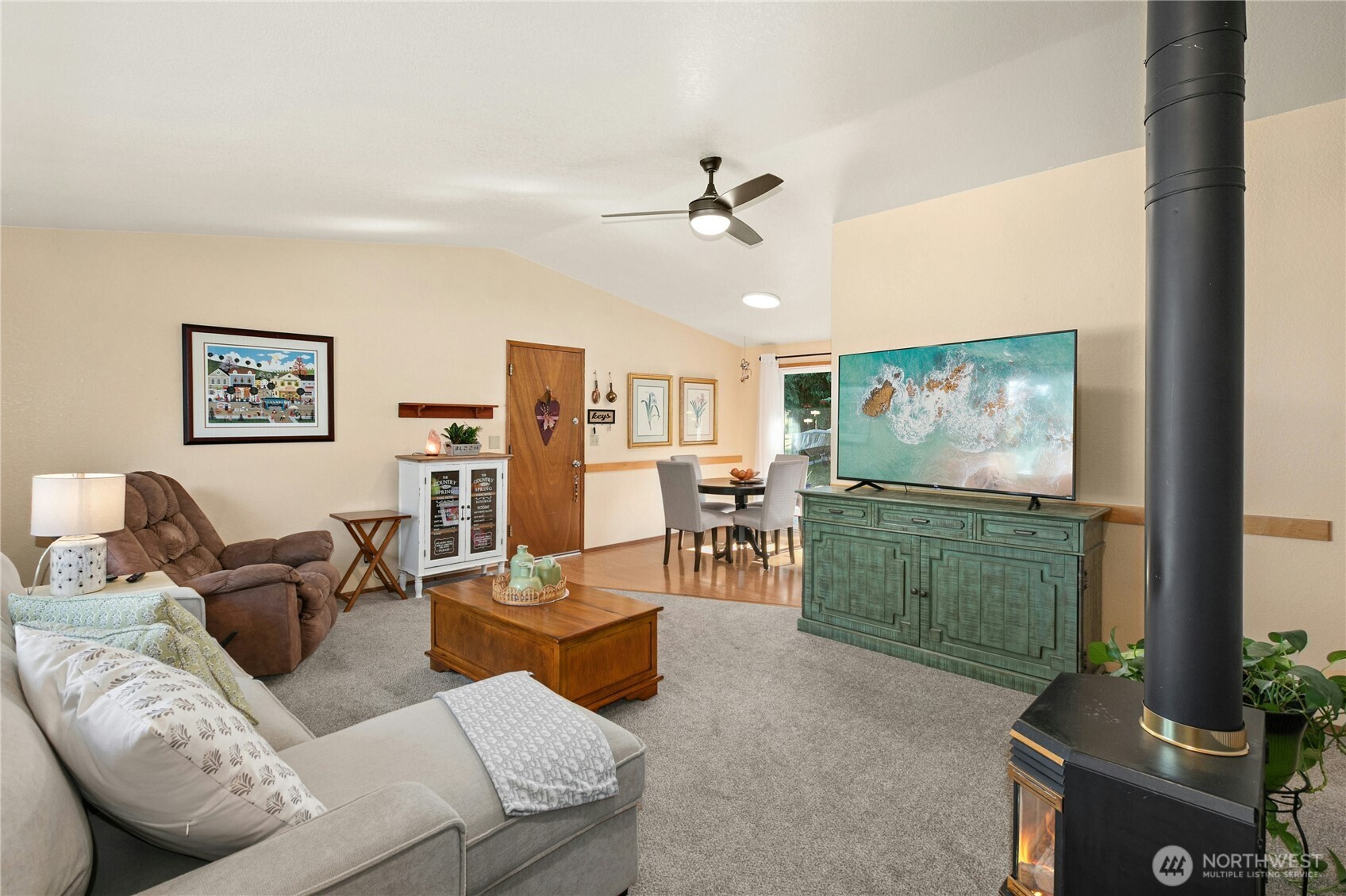 3128 Summit Boulevard Property Photo 6