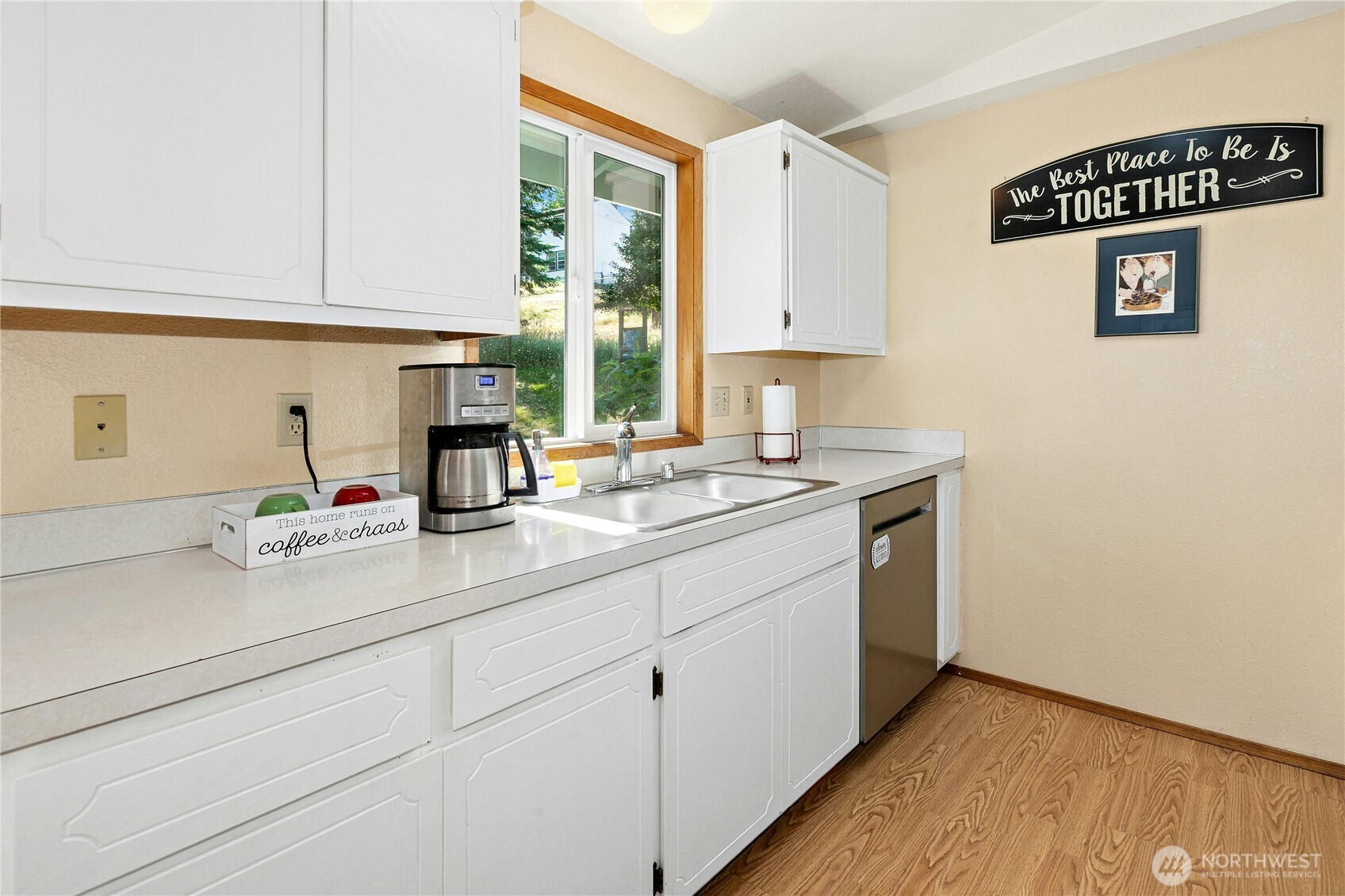 3128 Summit Boulevard Property Photo 13